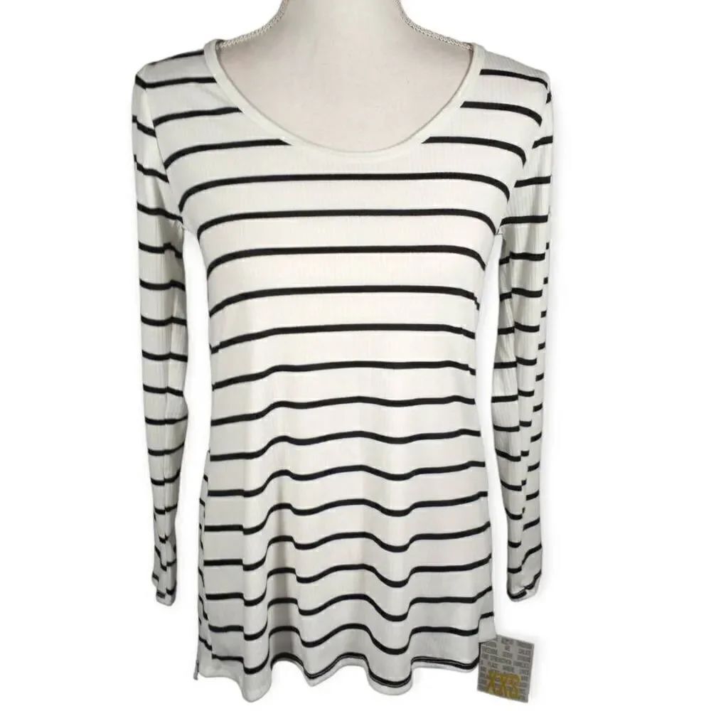 LULAROE BLACK & WHITE STRIPE LING SLEVE TOP SZ.XXS NWT